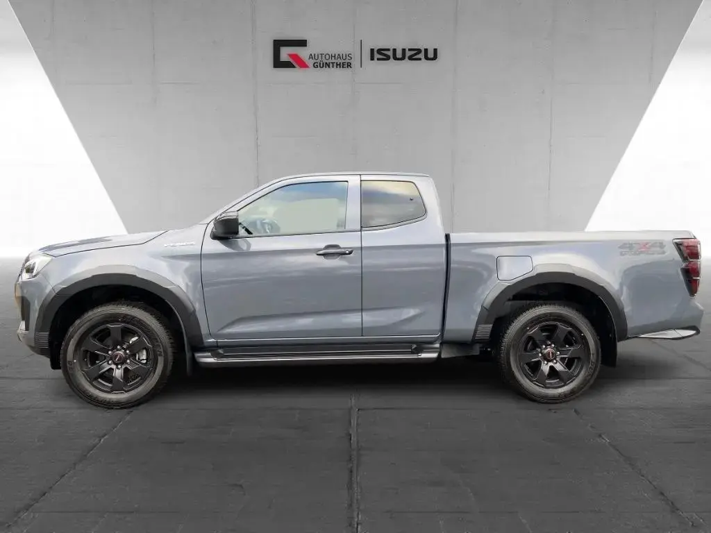 Main__Slider__Photo:Isuzu D-Max V-CROSS SpaceCab 4WD 163PS Autom./Winter/L null-1