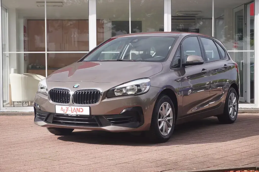 Main__Slider__Photo:BMW 218 i Advantage Navi Tempomat Klimaaut. Bluetooth 07/2018-1