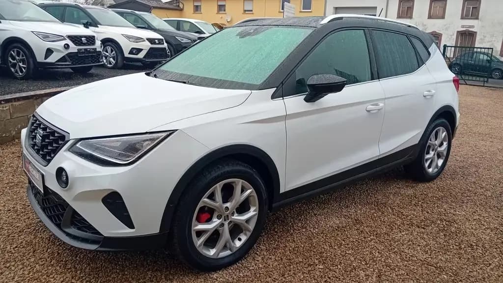 Main__Slider__Photo:Seat Arona FR 1,5TSI+Automatik+Navi+Kamera 06/2024-0