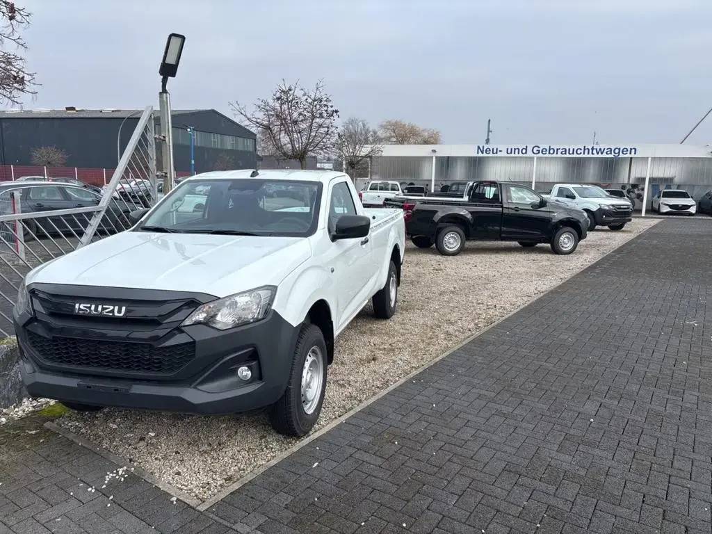 Main__Slider__Photo:Isuzu D-Max 1.9 D SINGLE CAB L 4WD AT MY25 null-1
