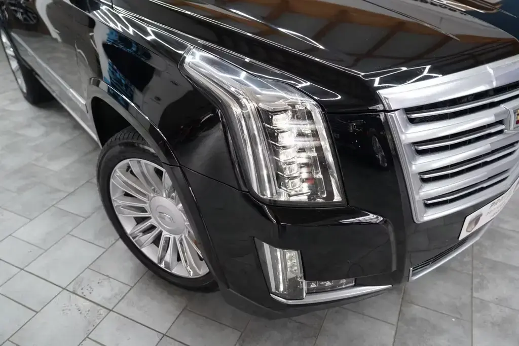 Main__Slider__Photo:Cadillac Escalade 6.2L V8 Platinum 09/2018-1