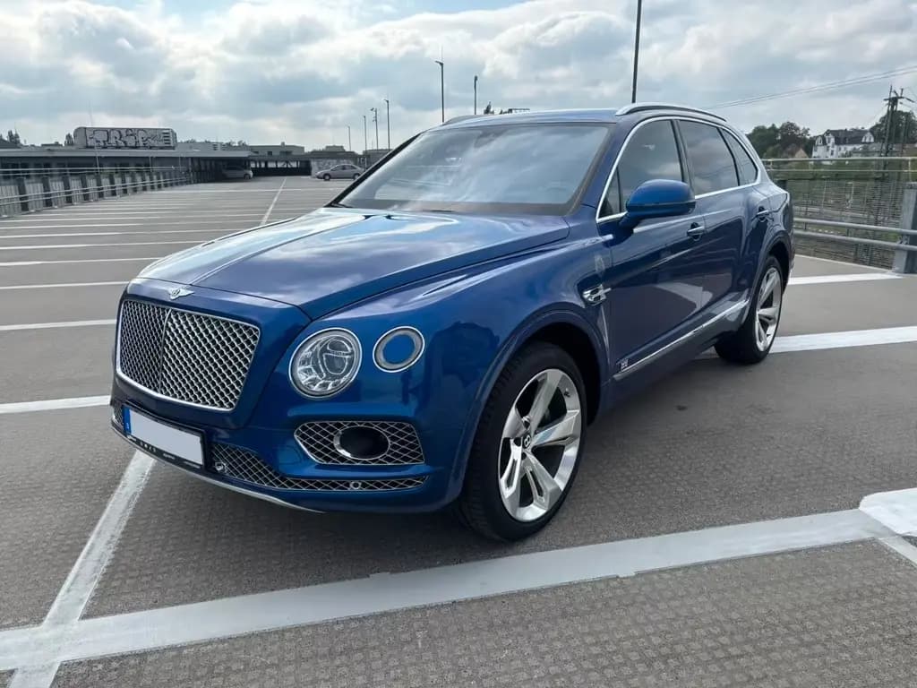 Main__Slider__Photo:Bentley Bentayga 4.0 | Bentley-Scheck/Inspektion NEU 03/2017-0