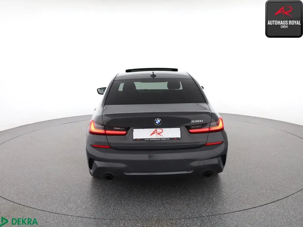Main__Slider__Photo:BMW 3 Series 330 i M SPORT SHADOW DRAVITGRAU,GLASDACH,19ZOLL 08/2020-1