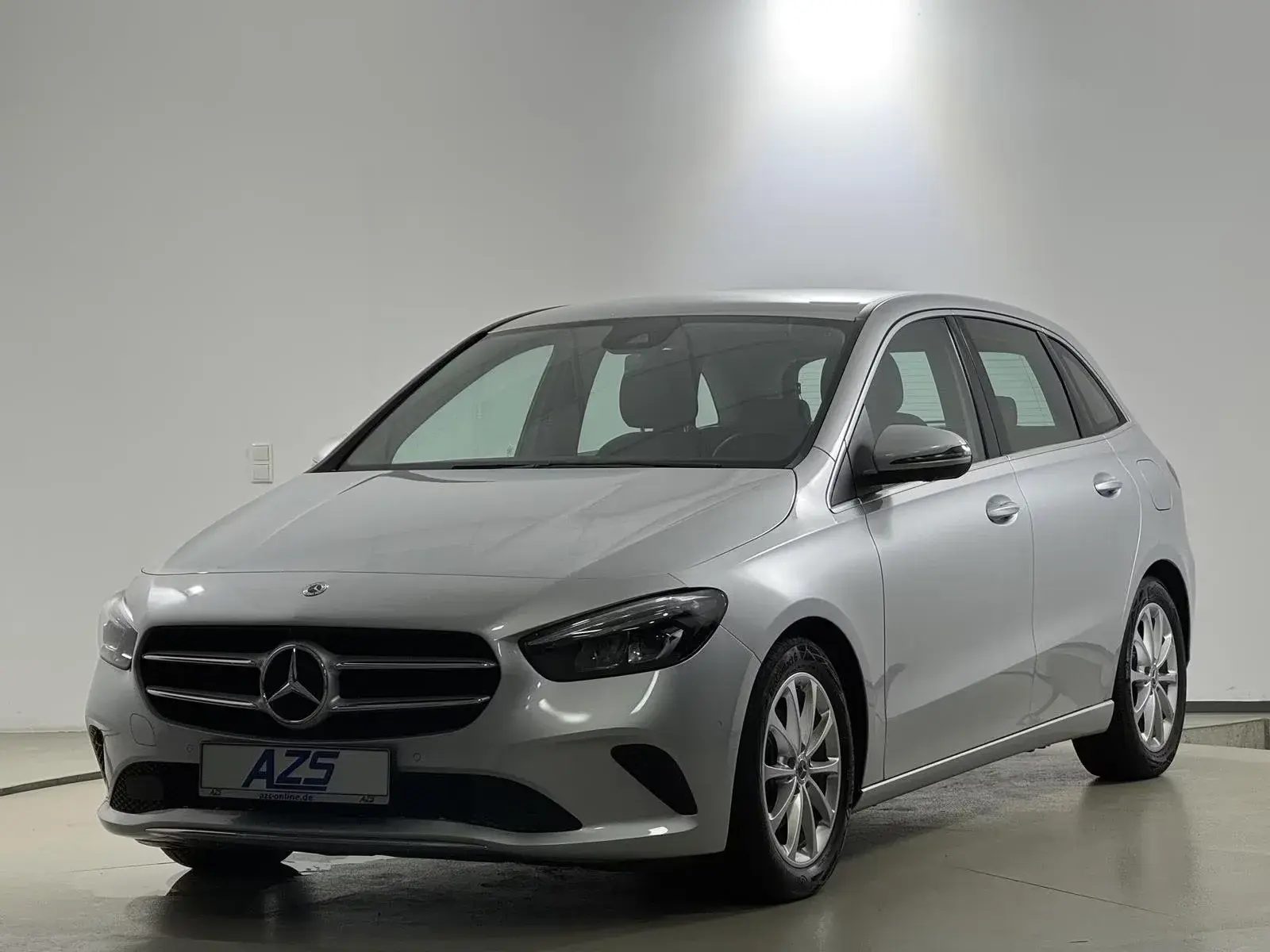 Main__Slider__Photo:Mercedes-Benz B-Class 180 11/2019-1