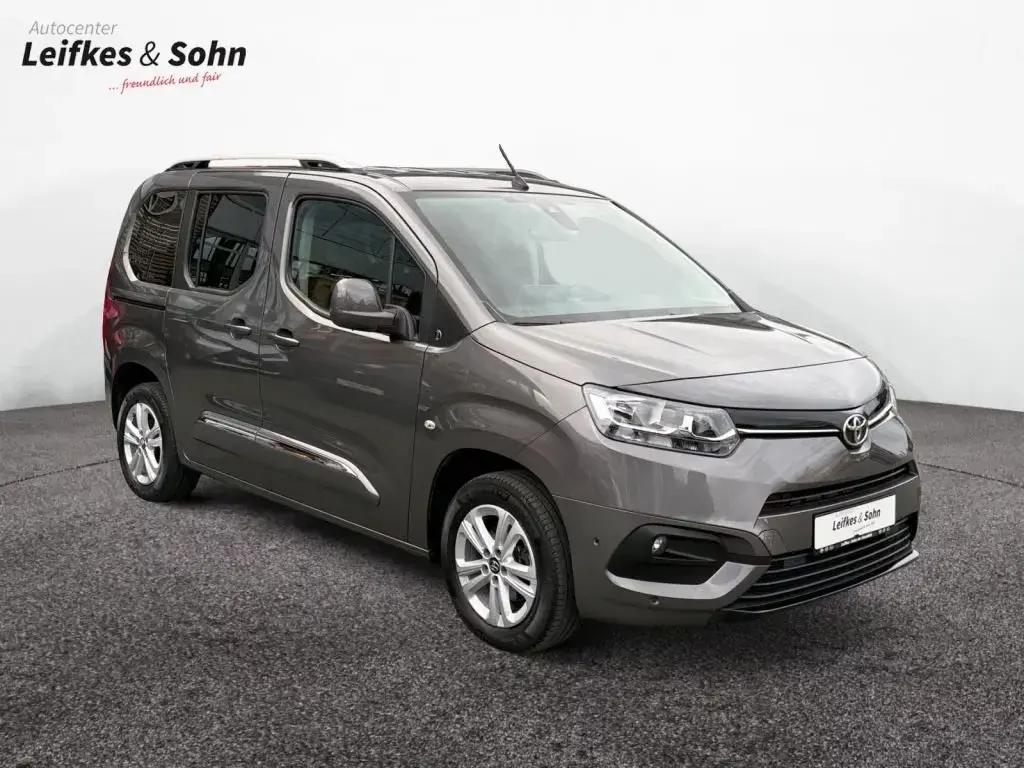 Main__Slider__Photo:Toyota Proace City Verso 1.2 Turbo L1 Team Deutschland 01/2021-1