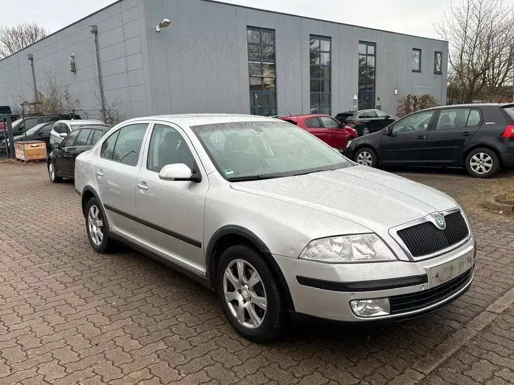 Main__Slider__Photo:Skoda Octavia Lim. 1.6 MPI Elegance 10/2004-1