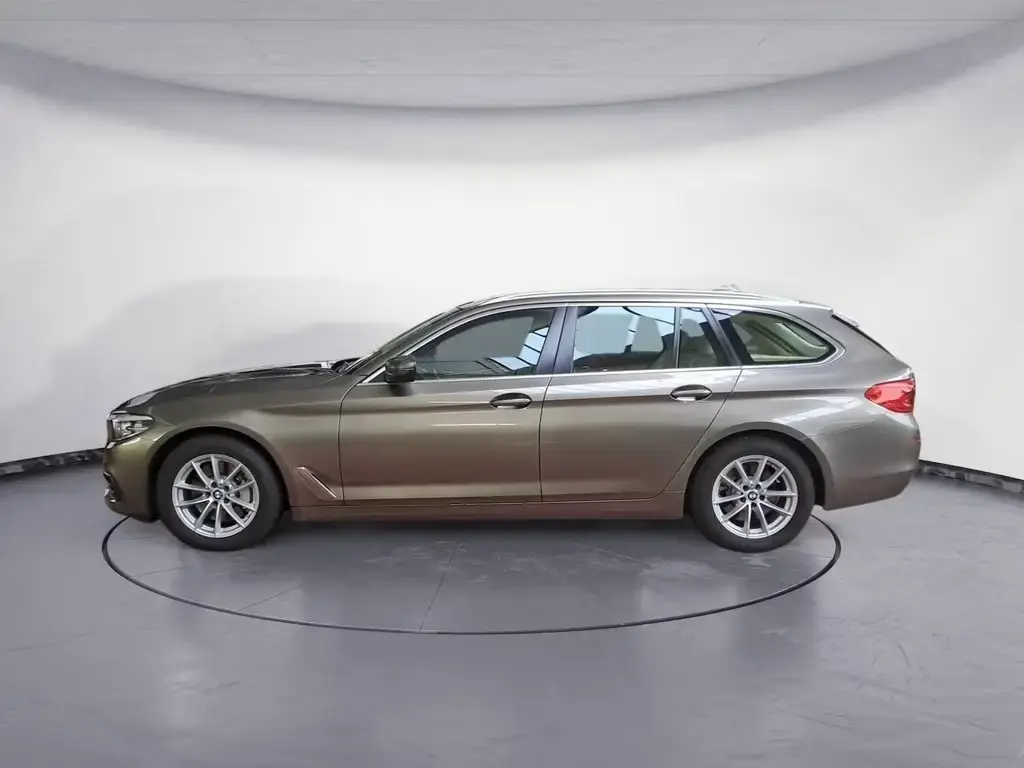 Main__Slider__Photo:BMW 5 Series 530i Touring Aut. *KAMERA*LED*KLIMA 12/2018-1