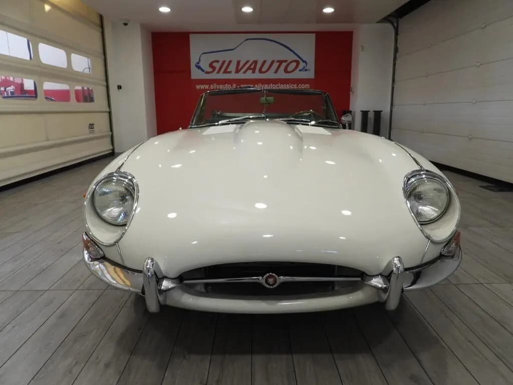 Main__Slider__Photo:Jaguar XJ6 1968 E-TYPE 4.2 ROADSTER 03/1968-0