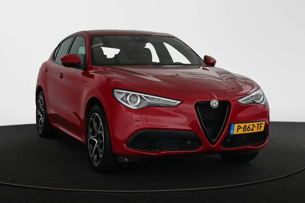 Main__Slider__Photo:Alfa Romeo Stelvio 2.0T 280pk AWD Veloce 12/2021-1