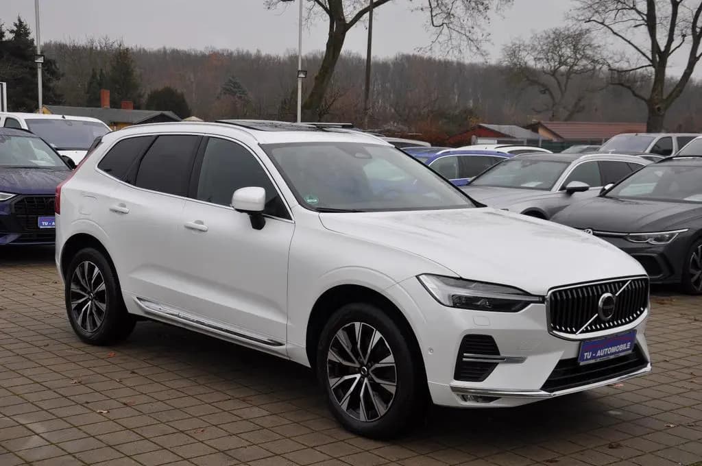 Main__Slider__Photo:Volvo XC60 B4 Inscription AHK-ACC-PANO-STANDHZ-360°CAM 08/2022-0