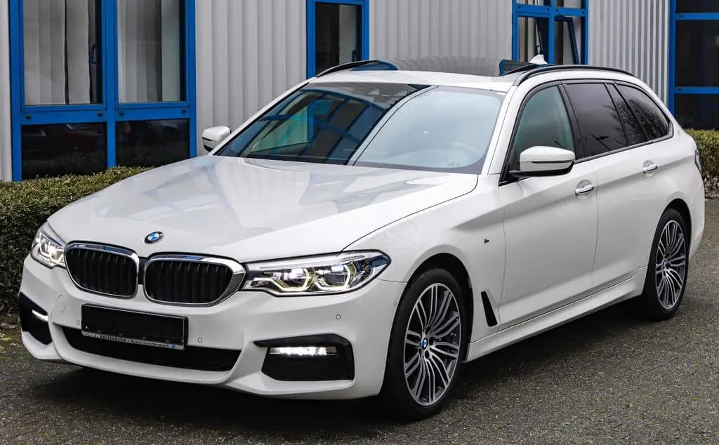 Main__Slider__Photo:BMW 5 Series 540d xDrive M-PAKET*LEDER*LED*PANO*KAMERA*AHK* 04/2018-0