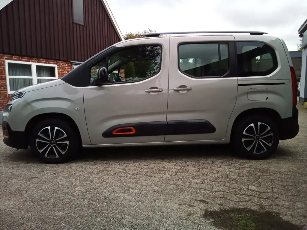 Main__Slider__Photo:Citroën Berlingo BlueHDi 130 S&S FEEL M FEEL 01/2019-1