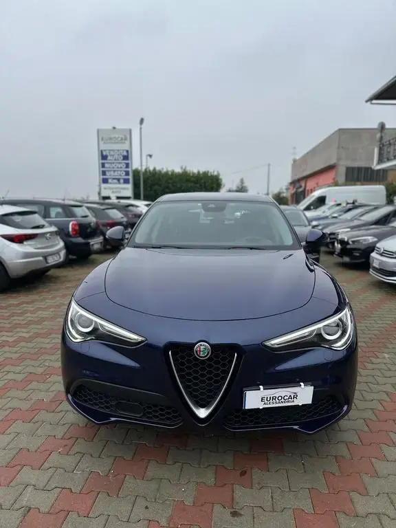 Main__Slider__Photo:Alfa Romeo Stelvio 2.2 Turbodiesel 160 CV AT8 RW 10/2020-1