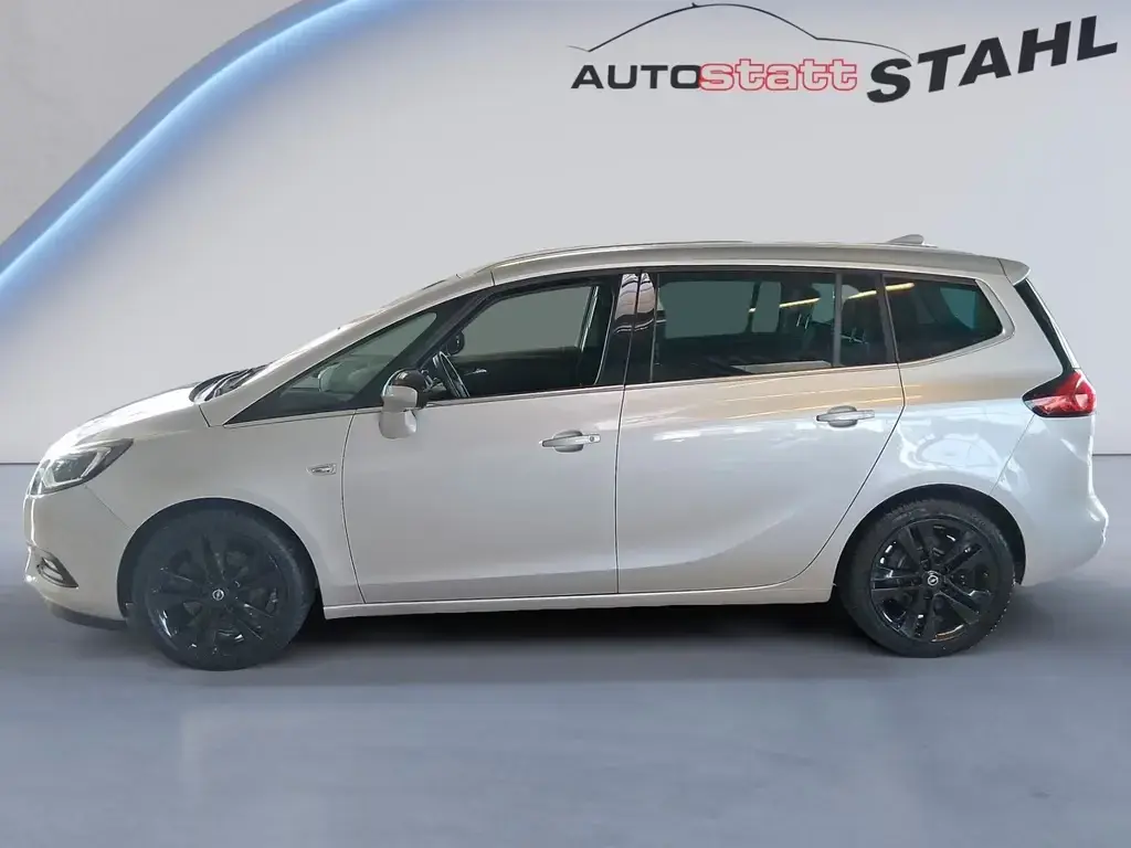 Main__Slider__Photo:Opel Zafira C Innovation 09/2017-1