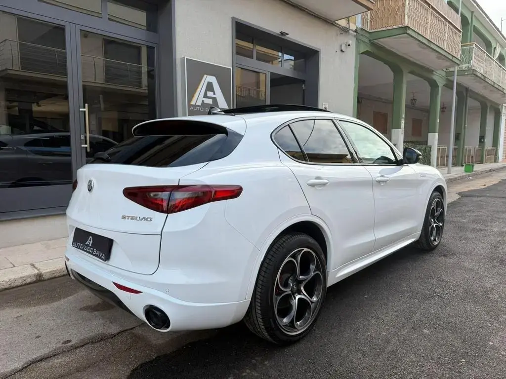 Main__Slider__Photo:Alfa Romeo Stelvio 2.2 Turbodiesel 210 CV AT8 Q4 05/2022-1