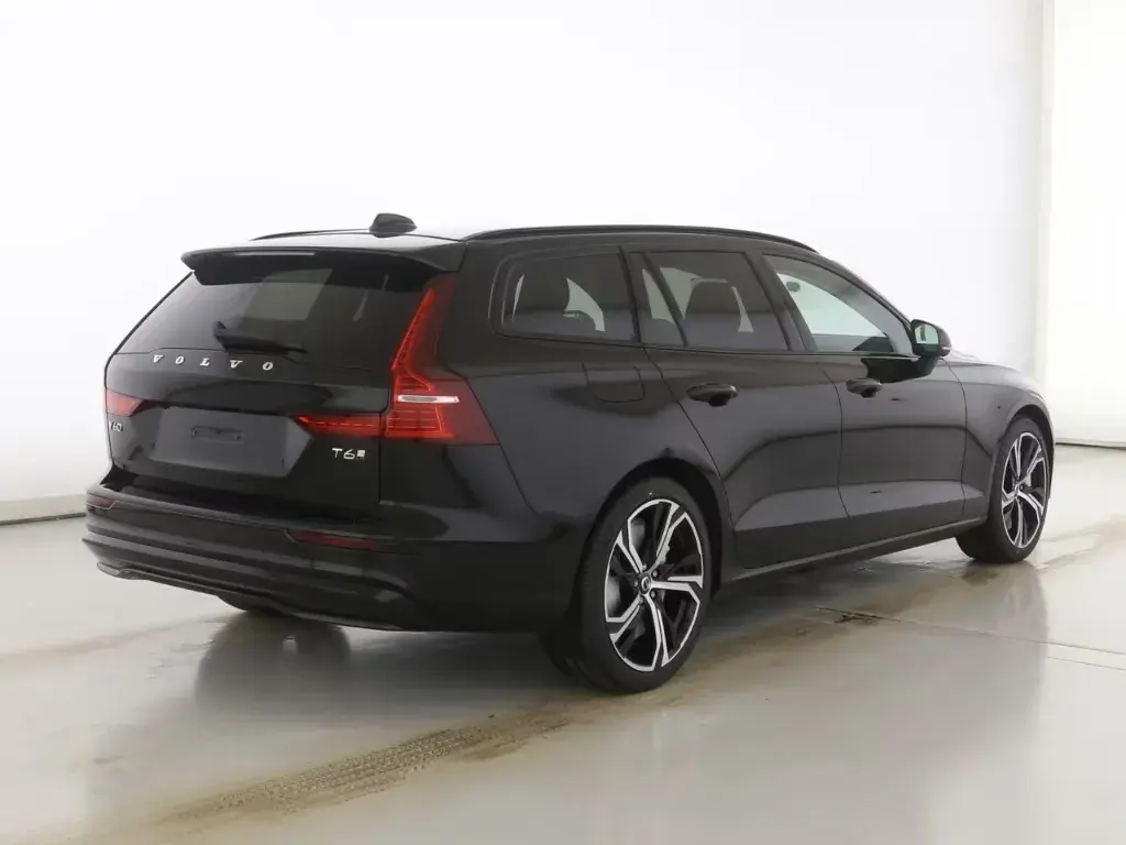 Main__Slider__Photo:Volvo V60 02/2025-1