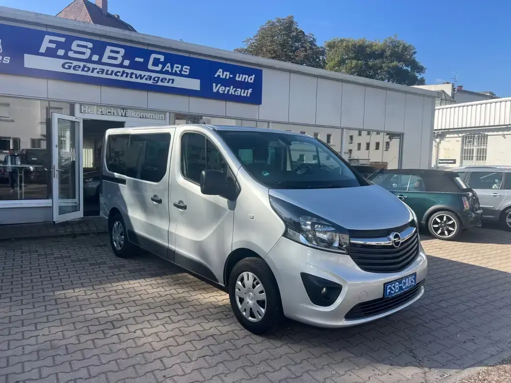 Main__Slider__Photo:Opel Vivaro B Kasten/Kombi Combi+ L1H1  2,7t 11/2018-1