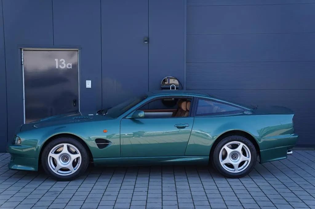 Main__Slider__Photo:Aston Martin V8 Vantage Le Mans Coupé 07/1999-0