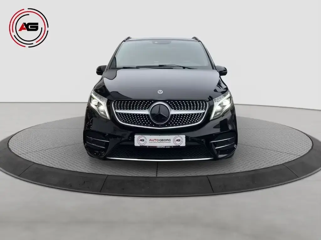 Main__Slider__Photo:Mercedes-Benz V-Class 4MATIC lang AMG MBUX ACC PANO BURM 360°AHK 07/2020-1
