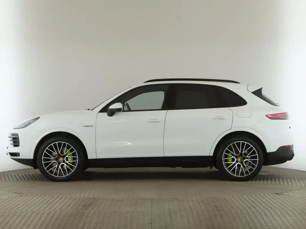 Main__Slider__Photo:Porsche Cayenne 3.0 e-Hybrid Pano+AHK+LUFTFEDERUNG+Bose 05/2023-1