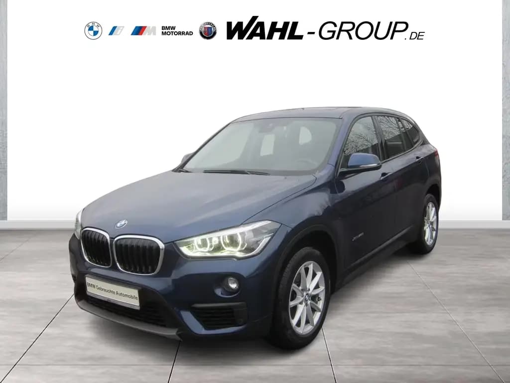 Main__Slider__Photo:BMW X1 xDrive20i ADVANTAGE AUT PANO LED GRA RFK PDC 08/2017-0