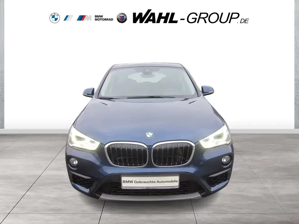 Main__Slider__Photo:BMW X1 xDrive20i ADVANTAGE AUT PANO LED GRA RFK PDC 08/2017-1