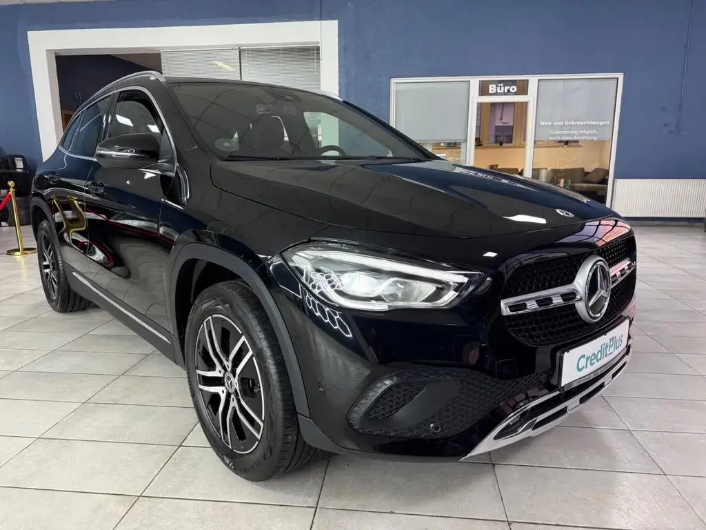 Main__Slider__Photo:Mercedes-Benz GLA-Class 220 GLA GLA 220 d 02/2021-1