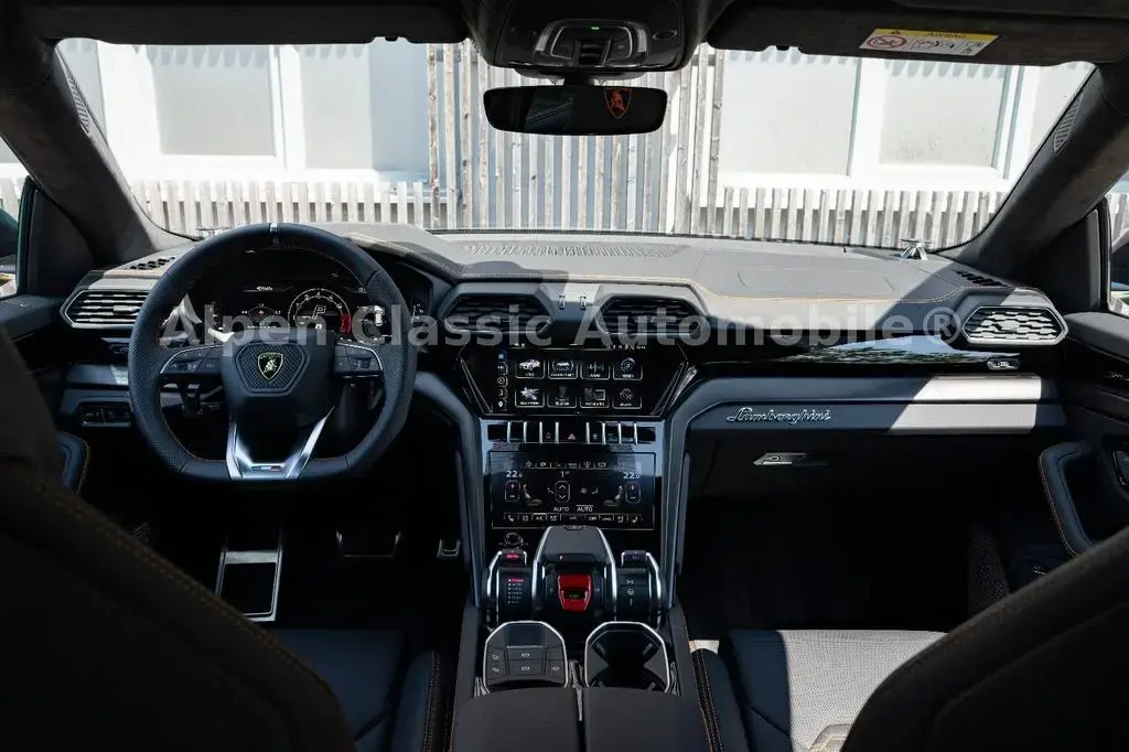 Main__Slider__Photo:Lamborghini Urus S 4.0 V8 Pano, Ambiente, B&O, Sitzbelüftung 07/2025-1