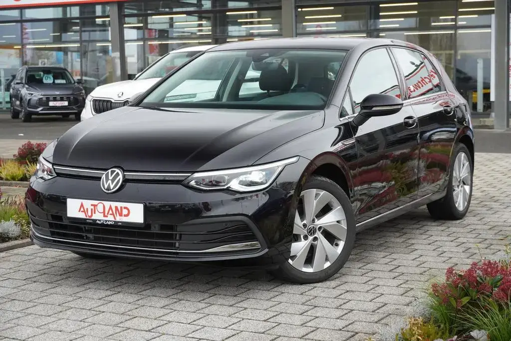 Main__Slider__Photo:Volkswagen Golf VIII Style eTSI Klimaaut. LED Sitzheizung 09/2020-1