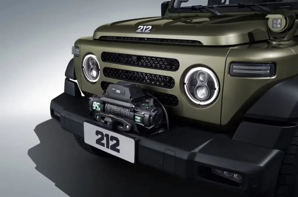 Main__Slider__Photo:BAW 212 4WD null-0