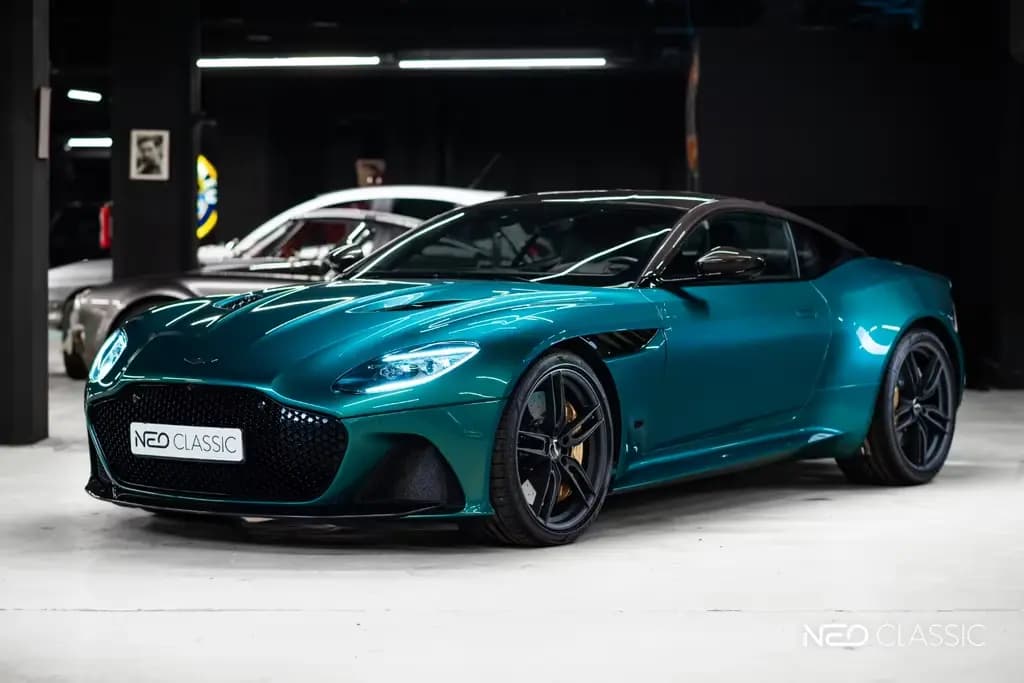 Main__Slider__Photo:Aston Martin DBS 5.2 V12 05/2022-0