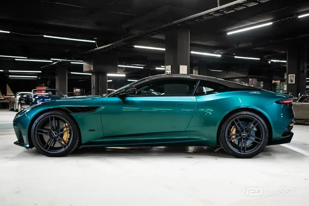 Main__Slider__Photo:Aston Martin DBS 5.2 V12 05/2022-1