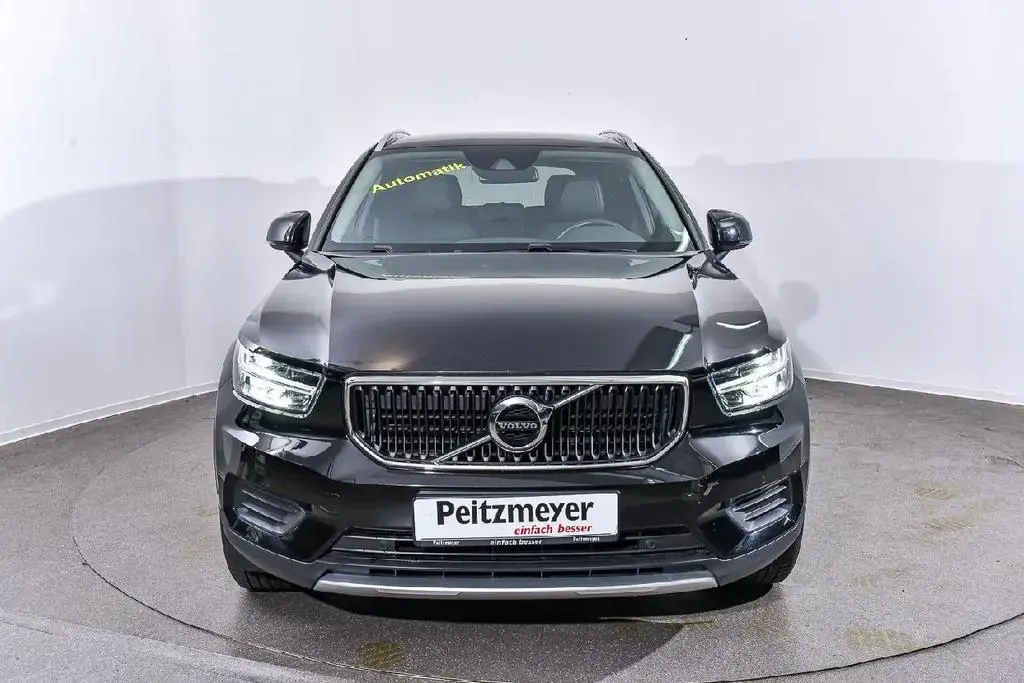 Main__Slider__Photo:Volvo XC40 Momentum 2WD 04/2019-1