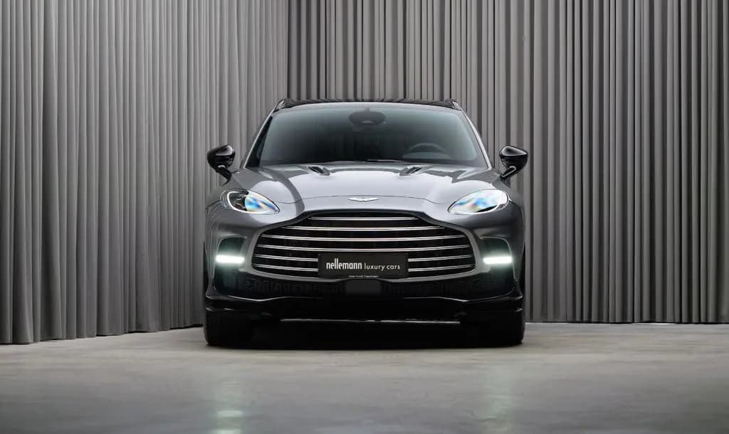 Main__Slider__Photo:Aston Martin DBX707 02/2026-0