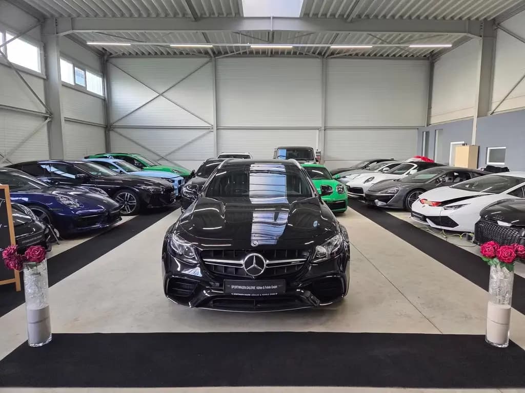 Main__Slider__Photo:Mercedes-Benz E-Class 63 S AMG 4Matic /Pano/360°/Burmester/*518€ 11/2018-0