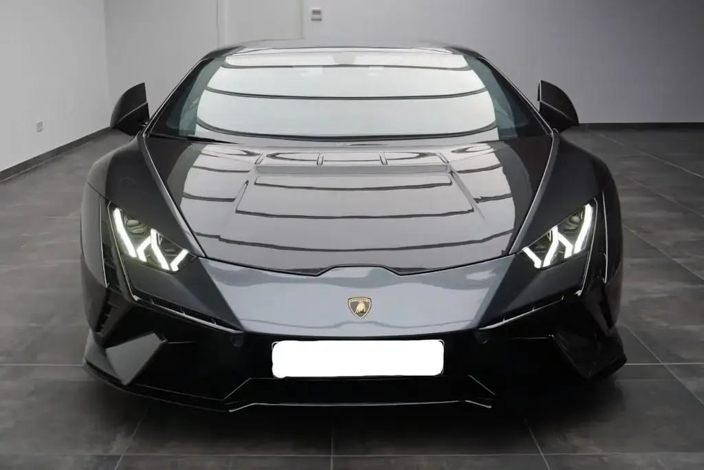 Main__Slider__Photo:Lamborghini Huracán Tecnica VollCarbon-Lifting-5J.Garantie 07/2025-1