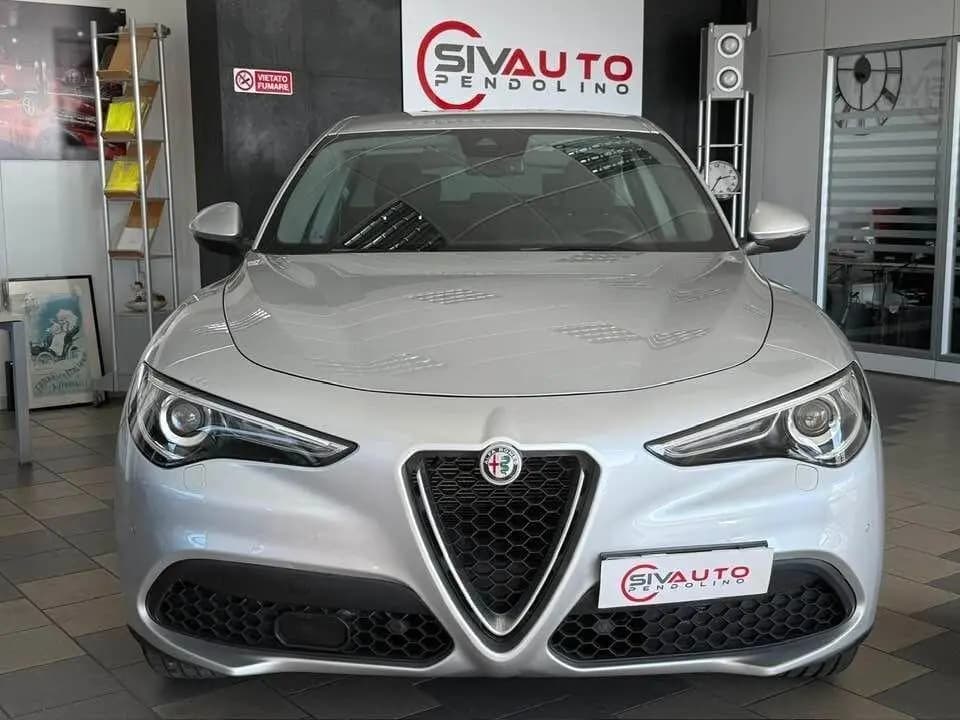 Main__Slider__Photo:Alfa Romeo Stelvio 2.2 Turbodiesel 190 CV AT8 Q4 03/2021-0