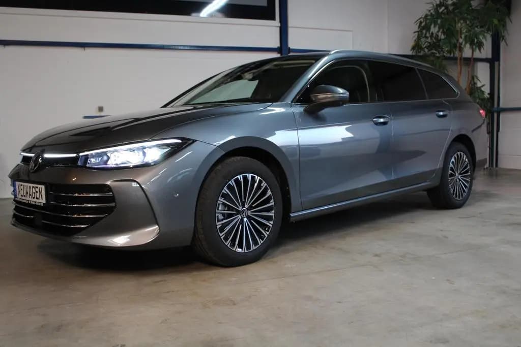 Main__Slider__Photo:Volkswagen Passat Elegance 2.0 TDI DSG 150 PS SOFORT VERFÜ 11/2025-0
