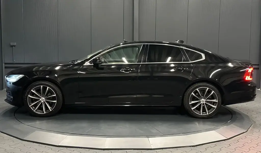 Main__Slider__Photo:Volvo S90 Momentum Pro AWD *19Zoll*Xenium-Paket*360* 12/2021-1