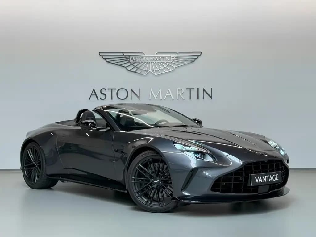 Main__Slider__Photo:Aston Martin V8 Vantage Vantage Roadster | Aston Martin Brussels 08/2025-0