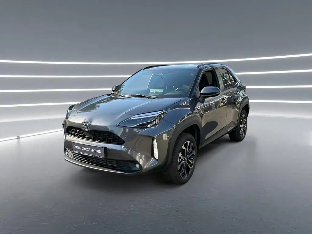 Main__Slider__Photo:Toyota Yaris Cross Hybrid 1.5l Team Winter+Safety Paket 09/2026-1