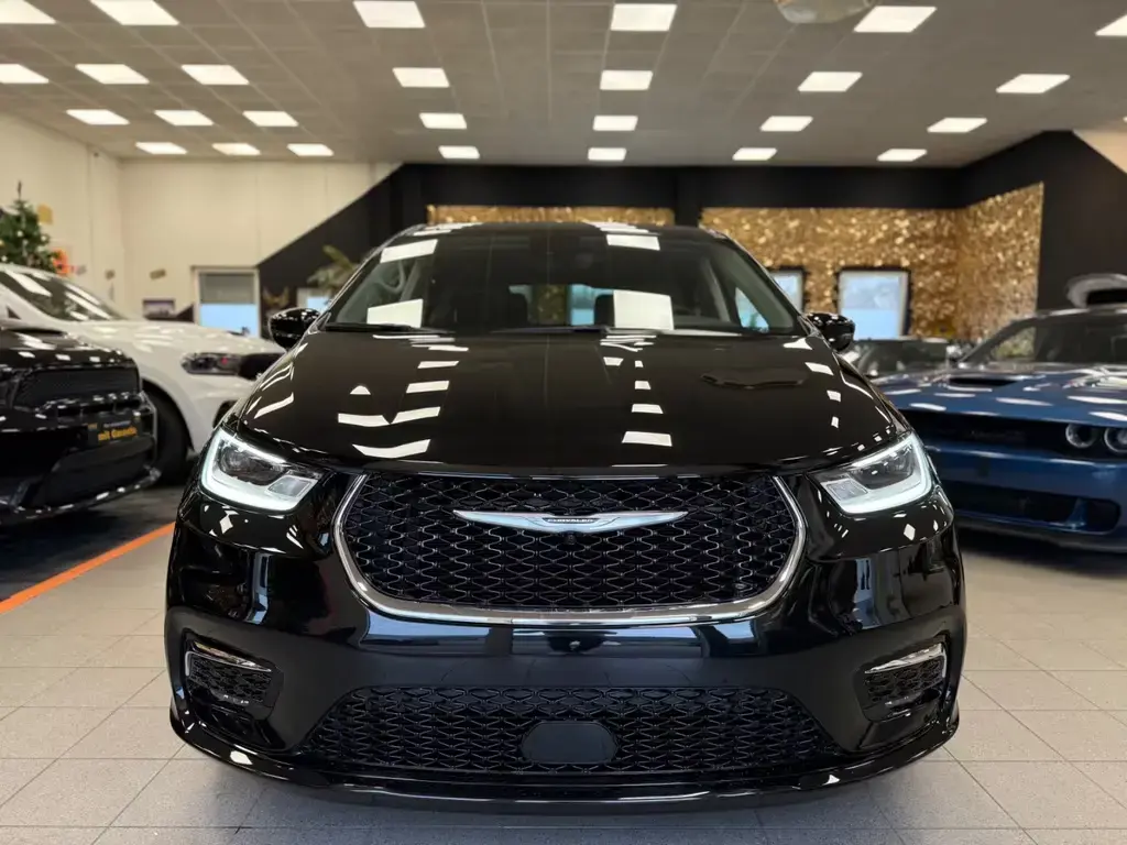 Main__Slider__Photo:Chrysler Pacifica L Hybrid/ACC/7-Sitzer/LED/elt. Tür/TOP 05/2024-1