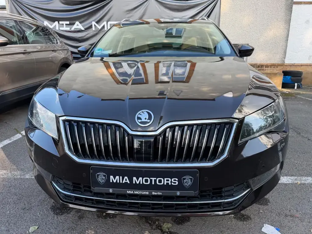 Main__Slider__Photo:Skoda Superb Combi Style StandHeizung 04/2016-1