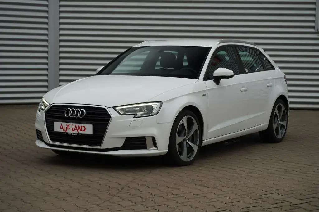 Main__Slider__Photo:Audi A3 Sportback 1.5 TFSI S-Line Xenon Navi Teillede 01/2019-1