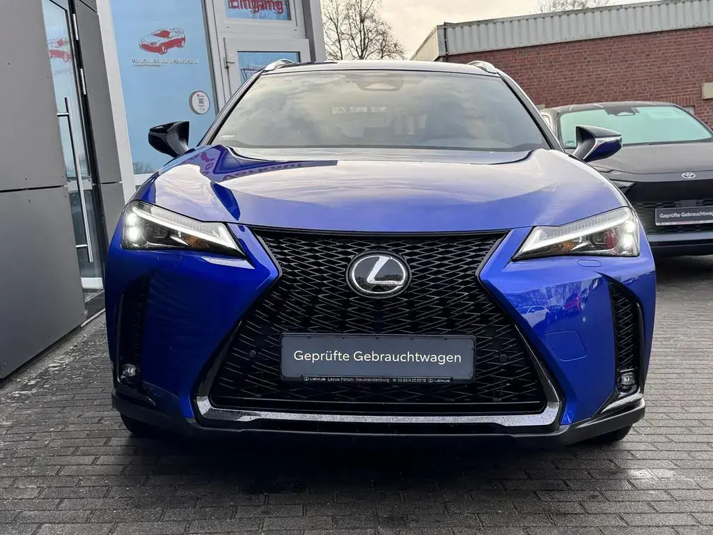 Main__Slider__Photo:Lexus UX 2.0 300 h 11/2024-1