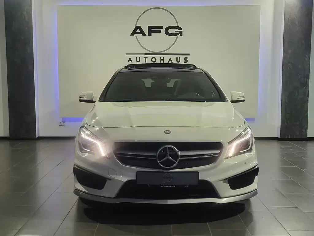 Main__Slider__Photo:Mercedes-Benz CLA-Class Shooting Brake CLA 45 AMG 4Matic 02/2016-1
