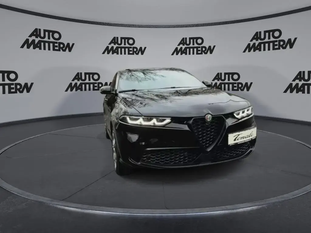 Main__Slider__Photo:Alfa Romeo Tonale 1.5T Mild-Hybrid Veloce 20" +Technologie- 08/2025-1