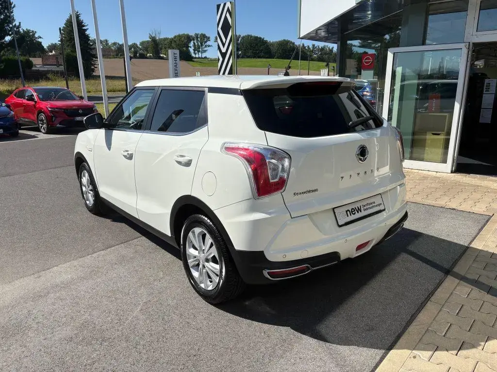 Main__Slider__Photo:Ssangyong Tivoli e-XGi 160 2WD Start/Stop Flow 10/2019-1