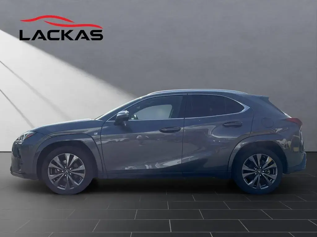 Main__Slider__Photo:Lexus UX 250 h*MARK LEV.MEMORY F SPORT*KEIN DESIGN*VOL 08/2023-1