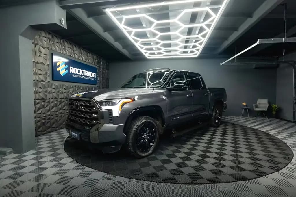 Main__Slider__Photo:Toyota Tundra PLATINUM 3.4L V6 4x4 *100%Options*19%VAT* 07/2023-0